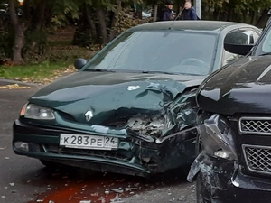 Лифтбек Renault Laguna 1994 года, 80000 рублей, Красноярск