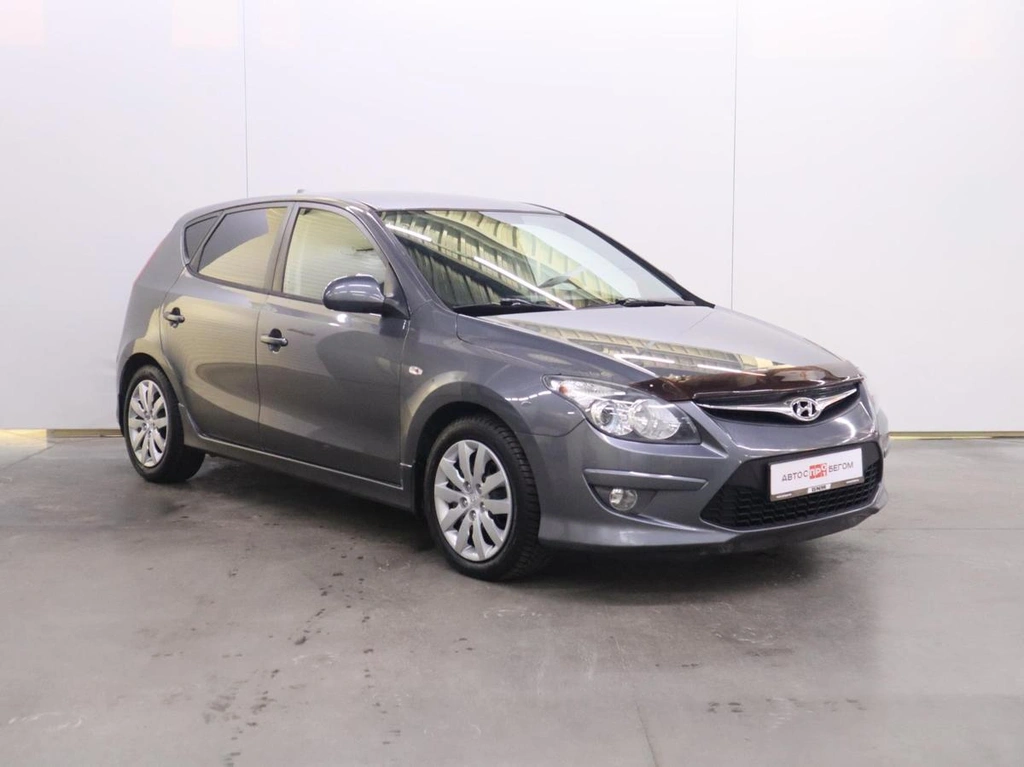 Хэтчбек Hyundai i30 2010 года, 750000 рублей, Брянск