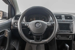 Седан Volkswagen Polo 2019 года, 1249000 рублей, Барнаул
