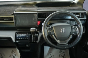 Минивэн Honda Stepwgn Spada 2016 года, 2089000 рублей, Омск