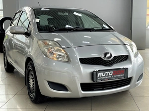 Хетчбэк Toyota Vitz 2009 года, 547000 рублей, Солонцы