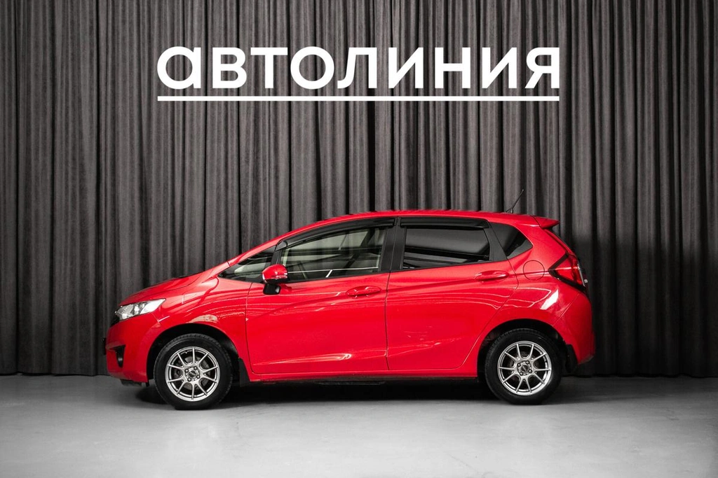 Хетчбэк Honda Fit 2016 года, 999000 рублей, Красноярск