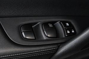 Внедорожник Nissan X-Trail 2016 года, 1389000 рублей, Челябинск