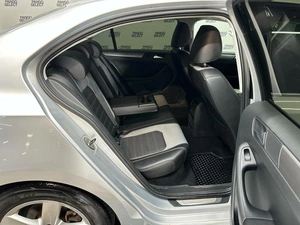 Седан Volkswagen Jetta 2012 года, 1081500 рублей, Красноярск