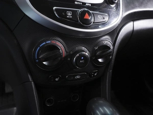 Седан Hyundai Solaris 2011 года, 899000 рублей, Ростов-на-Дону