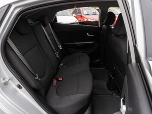 Седан Kia Rio 2013 года, 849000 рублей, Саратов