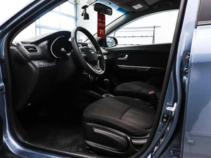 Седан Kia Rio 2012 года, 950000 рублей, Красноярск