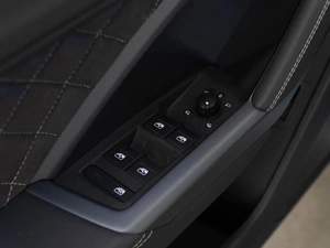 Внедорожник Audi Q3 2025 года, 4949050 рублей, Москва