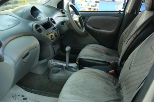 Хетчбэк Toyota Vitz 2000 года, 389000 рублей, Омск