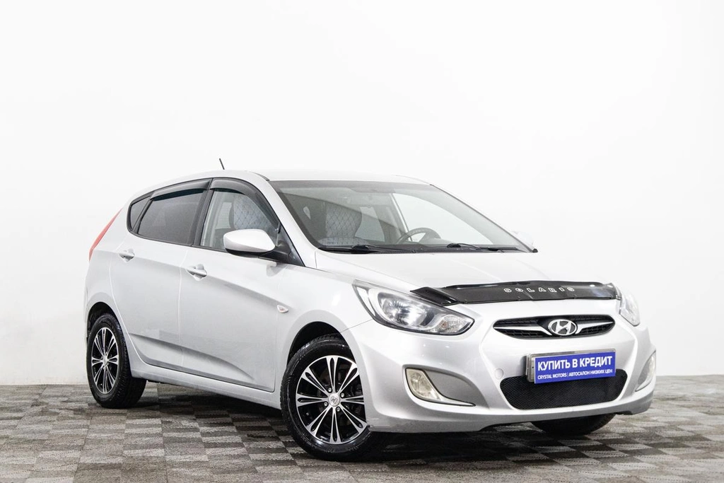 Седан Hyundai Solaris 2012 года, 799000 рублей, Сургут