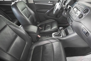 Внедорожник Volkswagen Tiguan 2011 года, 1409000 рублей, Кемерово