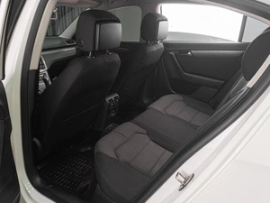 Седан Volkswagen Passat 2011 года, 888000 рублей, Тюмень