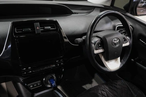 Лифтбек Toyota Prius 2016 года, 1629000 рублей, Новокузнецк