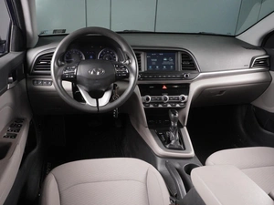 Седан Hyundai Elantra 2020 года, 1525000 рублей, Красный Пахарь