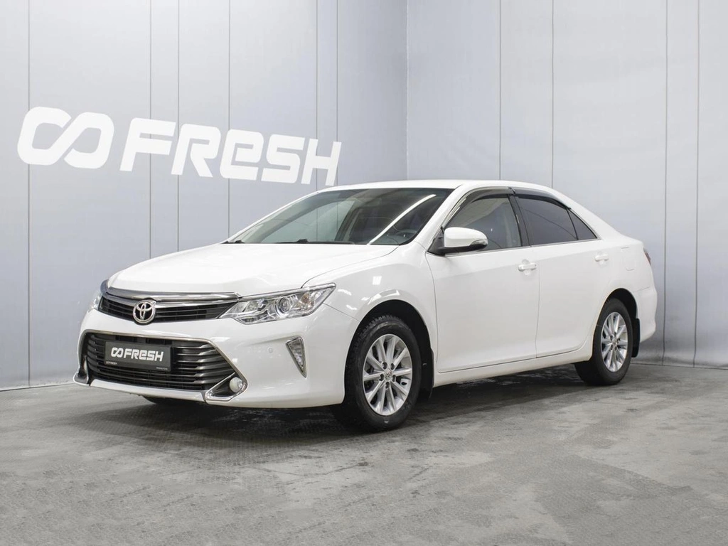 Седан Toyota Camry 2015 года, 1720000 рублей, Омск