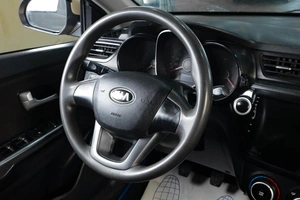 Седан Kia Rio 2013 года, 669000 рублей, Тюмень