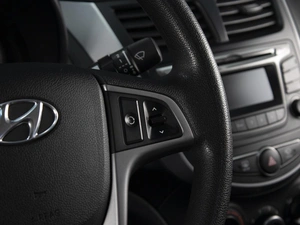 Седан Hyundai Solaris 2015 года, 770000 рублей, Омск