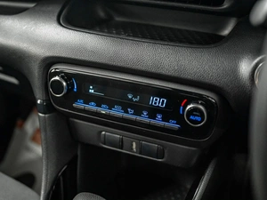 Хетчбэк Toyota Yaris 2020 года, 1270000 рублей, Красноярск