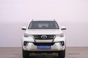 Внедорожник Toyota Fortuner 2019 года, 4299000 рублей, Омск