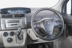 Минивэн Toyota Passo Sette 2009 года, 949000 рублей, Кемерово