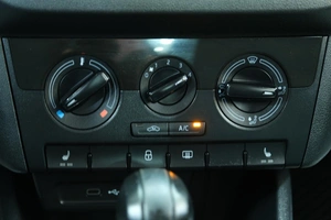 Лифтбек Volkswagen Polo 2021 года, 1699000 рублей, Омск