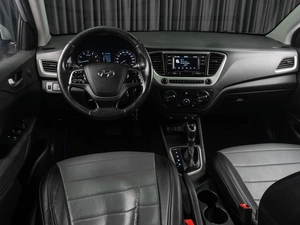 Седан Hyundai Solaris 2018 года, 1239000 рублей, Тюмень