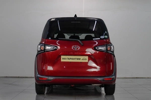 Минивэн Toyota Sienta 2019 года, 1669000 рублей, Челябинск