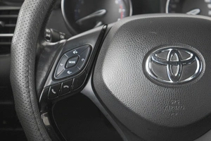 Внедорожник Toyota C-HR 2018 года, 2049000 рублей, Кемерово