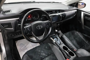 Седан Toyota Corolla 2013 года, 1399000 рублей, Новокузнецк