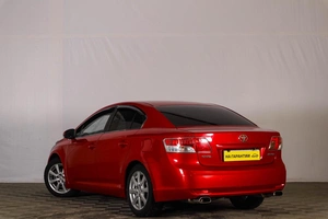 Седан Toyota Avensis 2010 года, 1039000 рублей, Тюмень