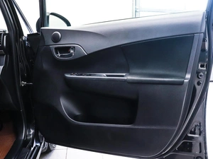 Хетчбэк Toyota Ractis 2016 года, 1029000 рублей, Красноярск