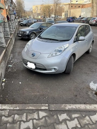 Хетчбэк Nissan Leaf 2012 года, 550000 рублей, Красноярск