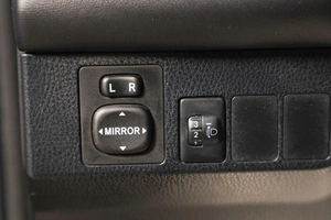 Внедорожник Toyota RAV4 2016 года, 2499000 рублей, Новосибирск