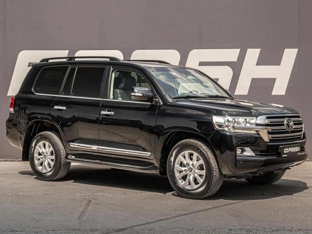 Внедорожник Toyota Land Cruiser 2018 года, 7999000 рублей, Краснодар