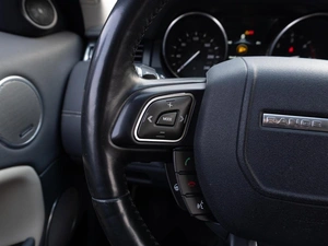 Внедорожник Land Rover Range Rover Evoque 2017 года, 2999000 рублей, Саратов