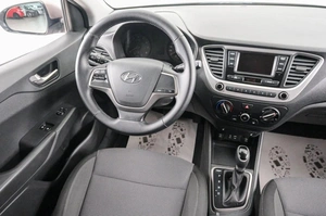 Седан Hyundai Solaris 2018 года, 1249000 рублей, Красноярск