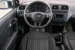 Седан Volkswagen Polo 2018 года, 869000 рублей, Красноярск