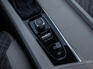 Внедорожник Volvo XC60 2021 года, 4050000 рублей, Краснодар