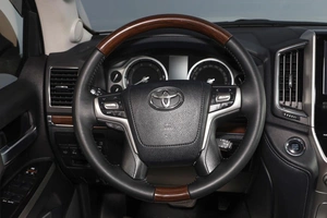 Внедорожник Toyota Land Cruiser 2016 года, 6009000 рублей, Новосибирск