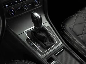 Хетчбэк Volkswagen Golf 2013 года, 1298999 рублей, Москва