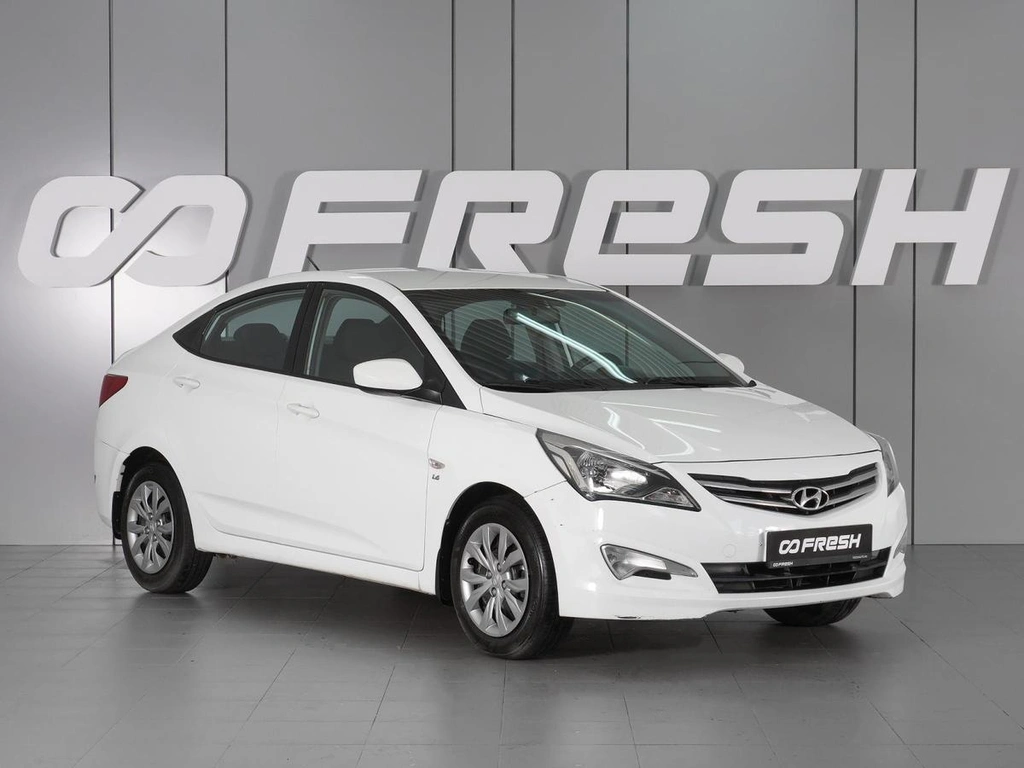 Седан Hyundai Solaris 2015 года, 1099000 рублей, Красный Пахарь