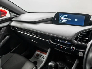 Хетчбэк Mazda 3 2019 года, 1649000 рублей, Красноярск