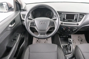 Седан Hyundai Solaris 2018 года, 1249000 рублей, Красноярск