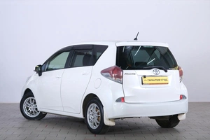 Хетчбэк Toyota Ractis 2015 года, 989000 рублей, Омск