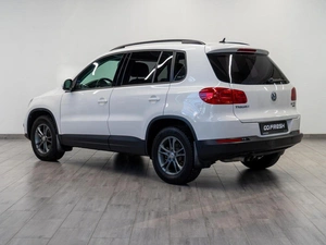 Внедорожник Volkswagen Tiguan 2013 года, 1879000 рублей, Саратов