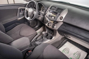 Внедорожник Toyota RAV4 2010 года, 1149000 рублей, Томск