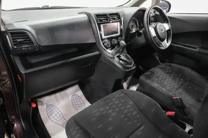 Хетчбэк Toyota Ractis 2014 года, 899000 рублей, Новокузнецк