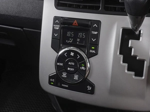 Минивэн Toyota Noah 2010 года, 1150000 рублей, Ростов-на-Дону
