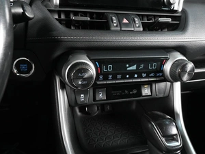 Внедорожник Toyota RAV4 2021 года, 3000000 рублей, Ростов-на-Дону