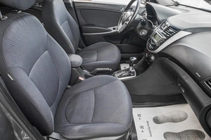 Седан Hyundai Solaris 2011 года, 729000 рублей, Барнаул